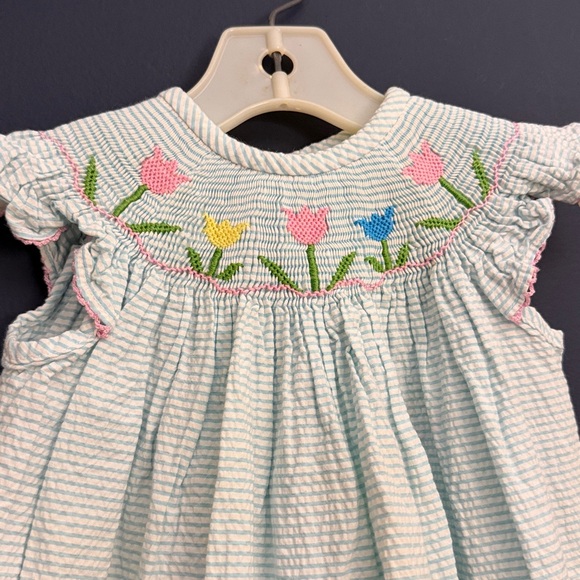 Classic Whimsy Smocked Dress 12M Blue White Seersucker Floral Embroidered - Picture 3 of 8